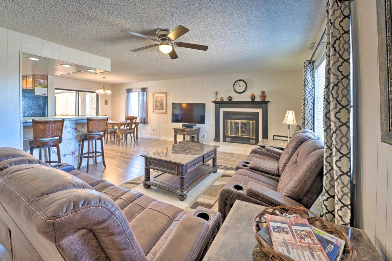 Lake Havasu Home With Pool - 2 Miles To Waterfront! Lake Havasu City Exteriör bild