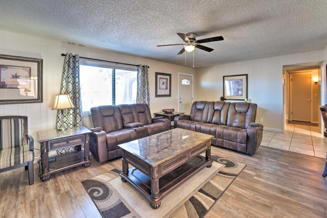 Lake Havasu Home With Pool - 2 Miles To Waterfront! Lake Havasu City Exteriör bild