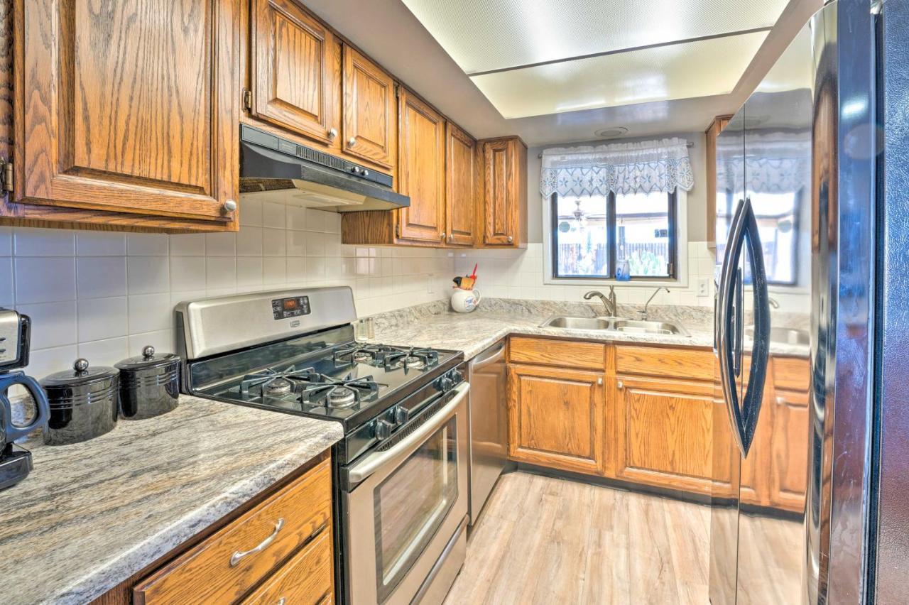 Lake Havasu Home With Pool - 2 Miles To Waterfront! Lake Havasu City Exteriör bild