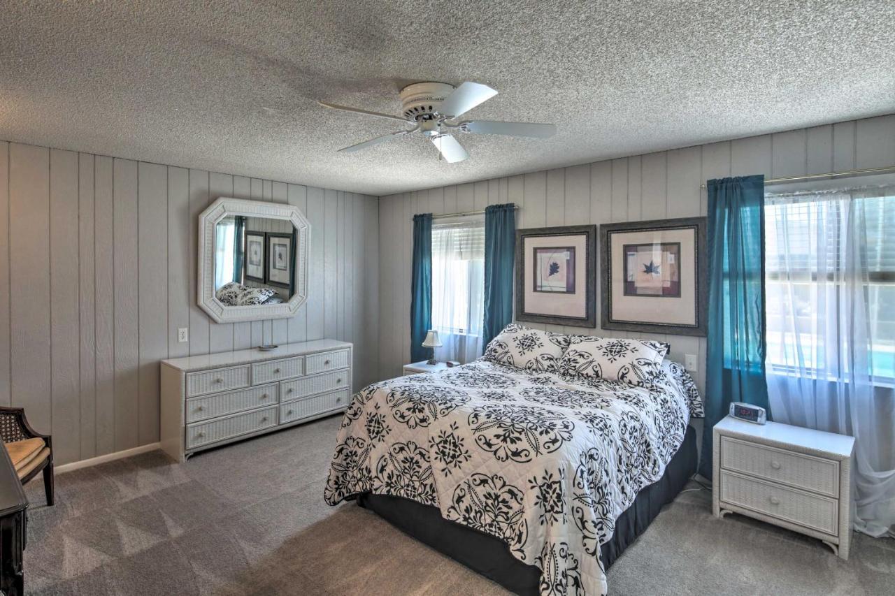 Lake Havasu Home With Pool - 2 Miles To Waterfront! Lake Havasu City Exteriör bild
